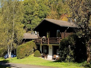 Chalet | Exterior - Chalet in Reinskopf With Fireplace (Schoenecken)