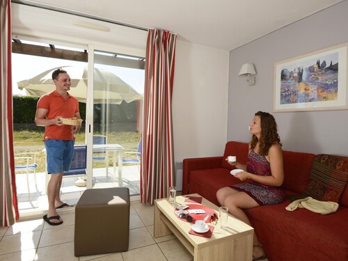 Apartment in Hilltop Setting