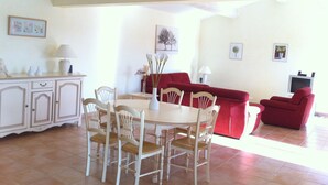 Villa | Living room | DVD player - Spacious Villa With Panoramic Views, Located in the Provence (La Londe-les-Maures)