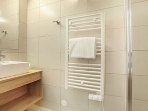 House | Bathroom - Resort in Arles With Pools Near Camargue (Arles)