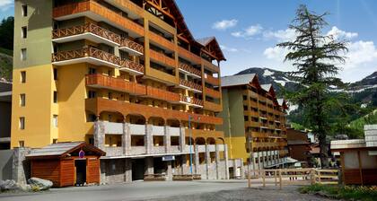 Chalet in Isola With Scenic Views