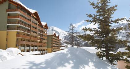 Chalet in Isola With Scenic Views