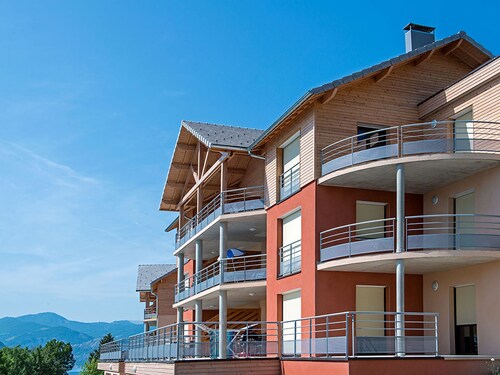Luxury Apartment With a View of the Mountain Lake of Chorges