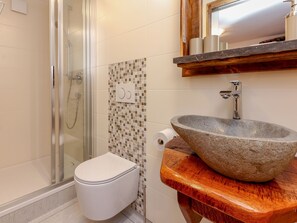 Shower, towels