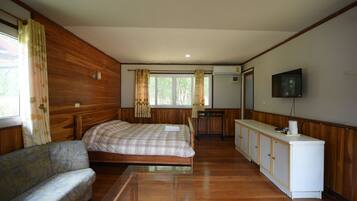 مكتب وواي فاي مجانًا وملاءات أسرّة