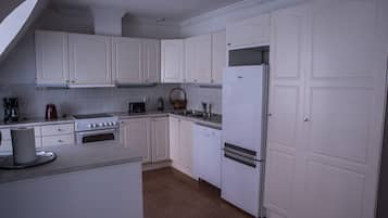 Køleskab, mikrobølgeovn, ovn, opvaskemaskine