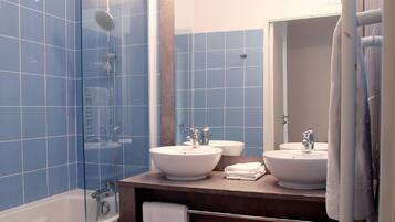 Apartment | Bilik Mandi