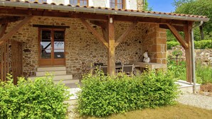 Exterior - Gorgeous Holiday Home in Roussines With Terrace (Roussines)