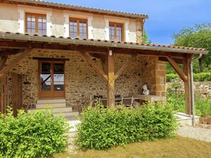 Exterior - Gorgeous Holiday Home in Roussines With Terrace (Roussines)