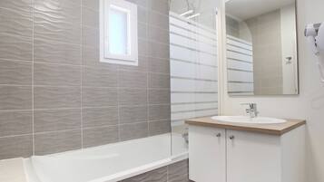 Apartment | Bilik Mandi