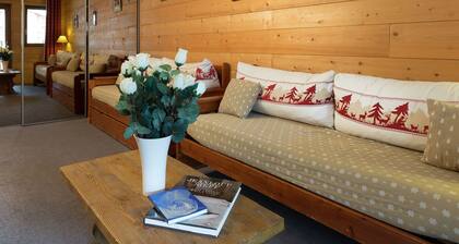 Savoyards and Rustic Apartment in the Heart of Val D'isère