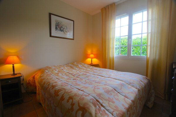 3 Schlafzimmer, individuell eingerichtet, Bügeleisen/Bügelbrett