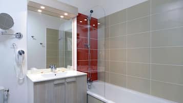 Apartment | Bathroom