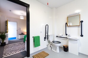 Bathroom - Roseland House (Falmouth)