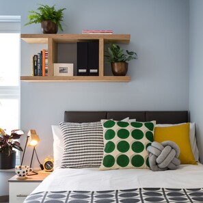 Desk, soundproofing, free WiFi - Roseland House (Falmouth)