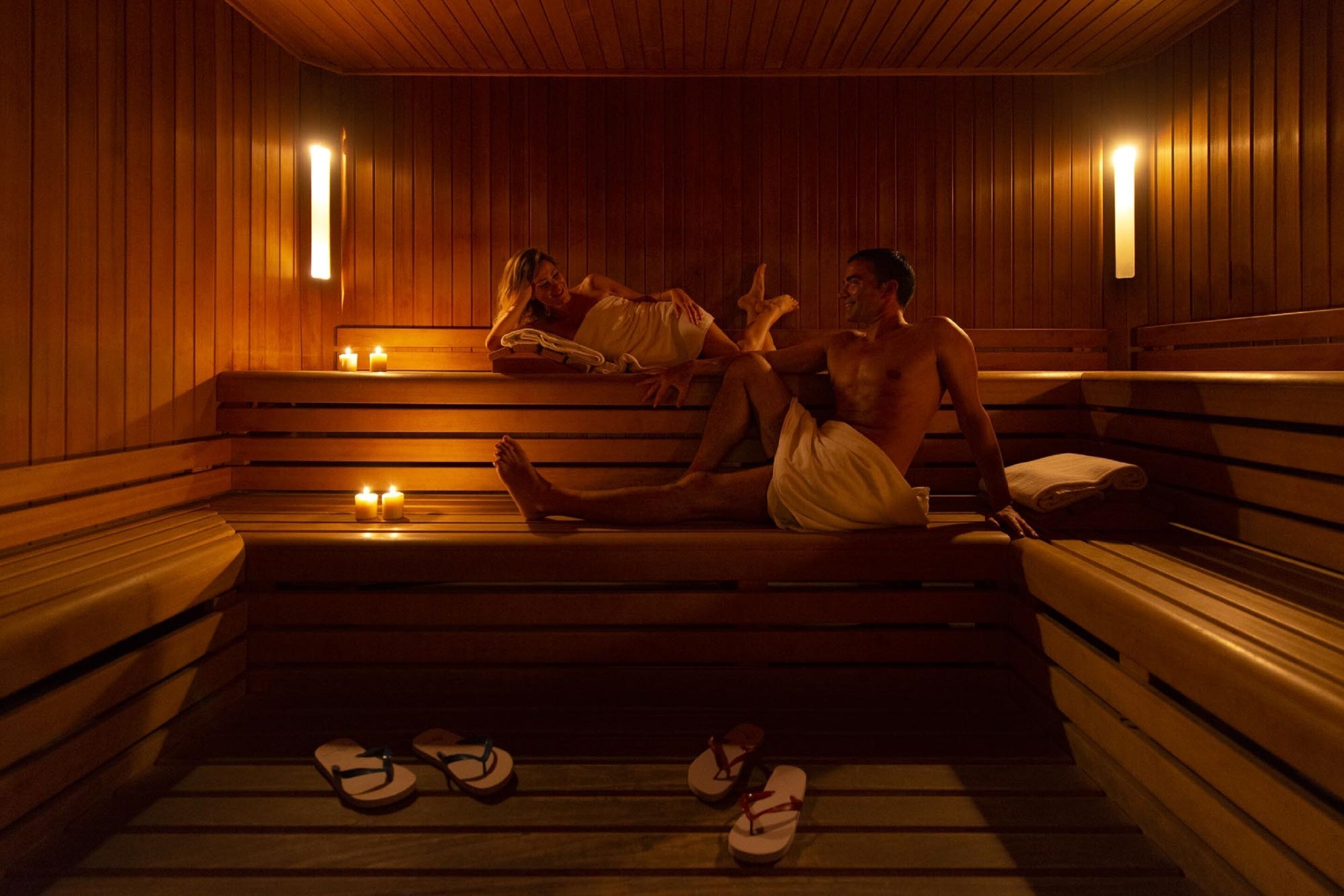 couples treatment room(s), hot tub, steam room