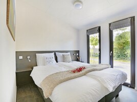 Chalet | 2 slaapkamers, individueel gemeubileerd, beddengoed