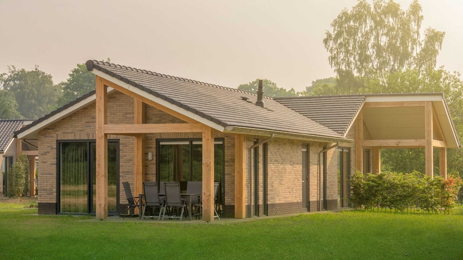 Attractive Bungalow with Covered Terrace near Veluwe