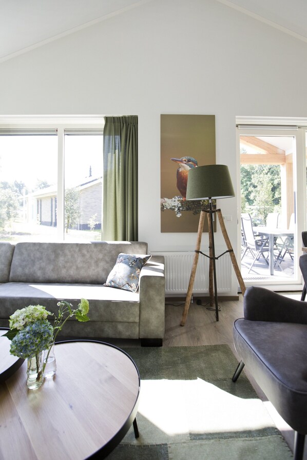 Living room - Attractive Bungalow with Covered Terrace near Veluwe (Voorthuizen)