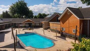 Hus | Basseng | Utendørsbasseng