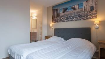 Apartment | 2 bedrooms, individually furnished, bed sheets