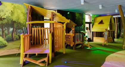 Bungalow With a Tree House box bed on Veluwe