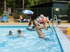 Pool - Bungalow With a Tree House box bed on Veluwe (Epe)