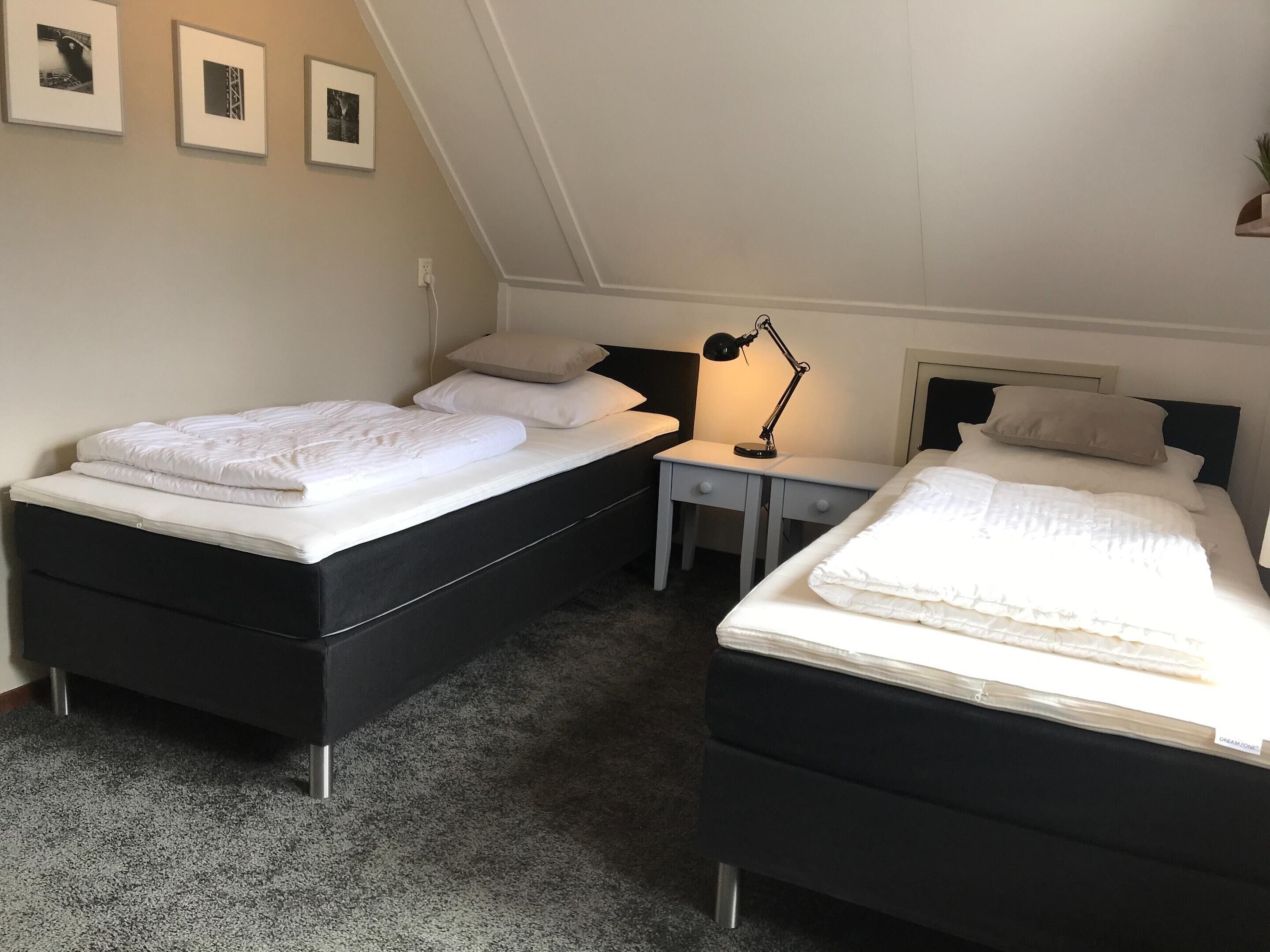 บ้านพัก | 2 ห้องนอน, ตกแต่งพิเศษโดยเฉพาะ, ผ้าปูที่นอน