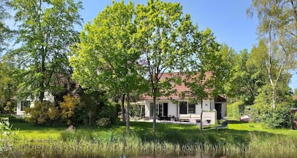 Spacious Home with Garden near Langweerder Wielen