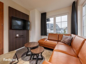 House | Living room - Traditional Style Villa with 2 Bathrooms near River Moselle (Ediger-Eller)