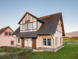 House | Exterior - Traditional Style Villa with 2 Bathrooms near River Moselle (Ediger-Eller)