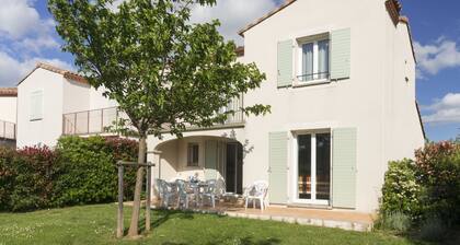 Attached House With Terrace or Loggia Located in Languedoc