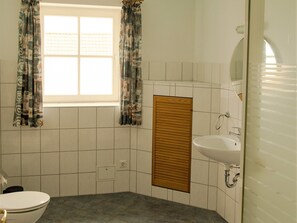 Apartment | Bathroom | Shower
