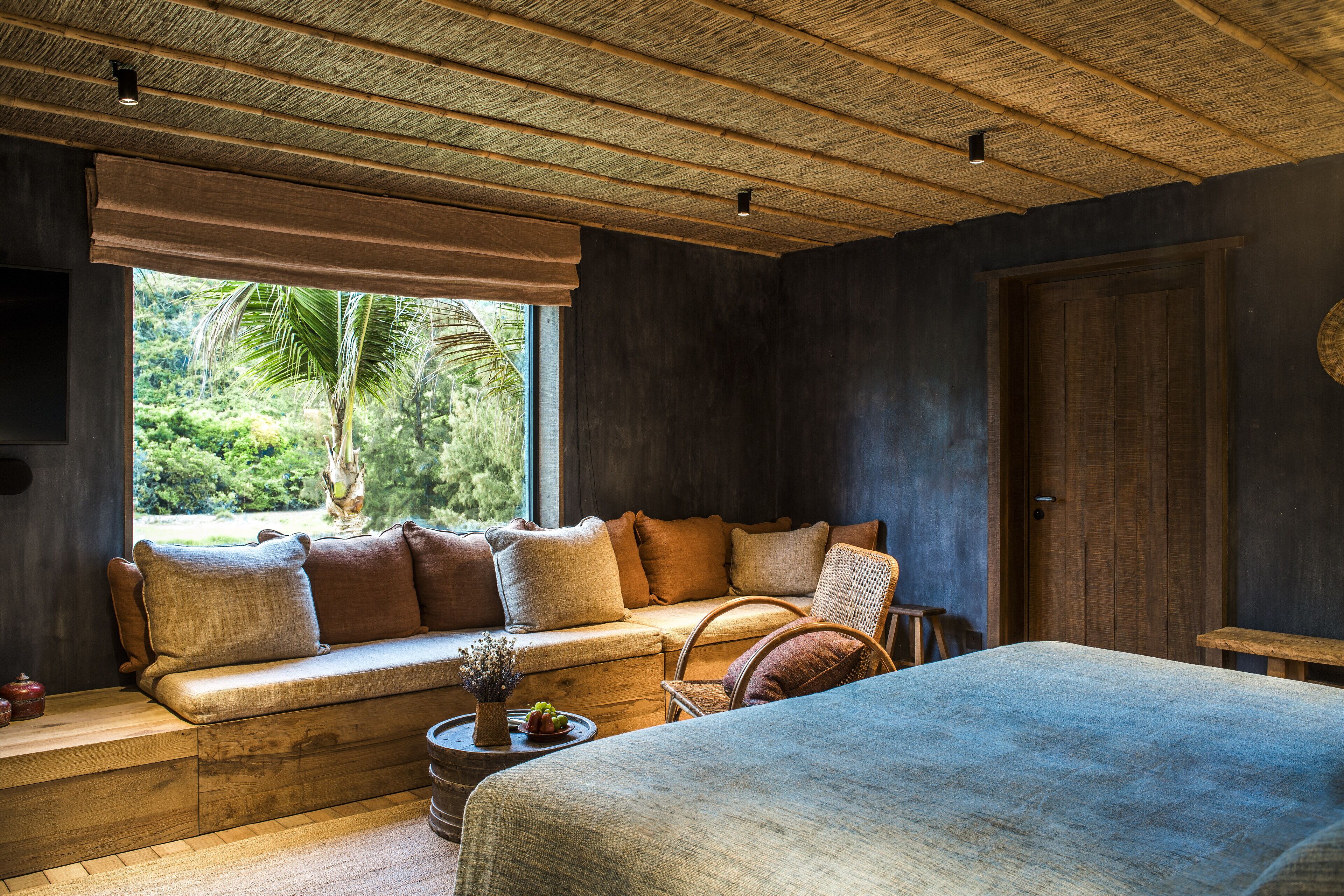 Artículos del minibar gratis y caja de seguridad en la habitación 