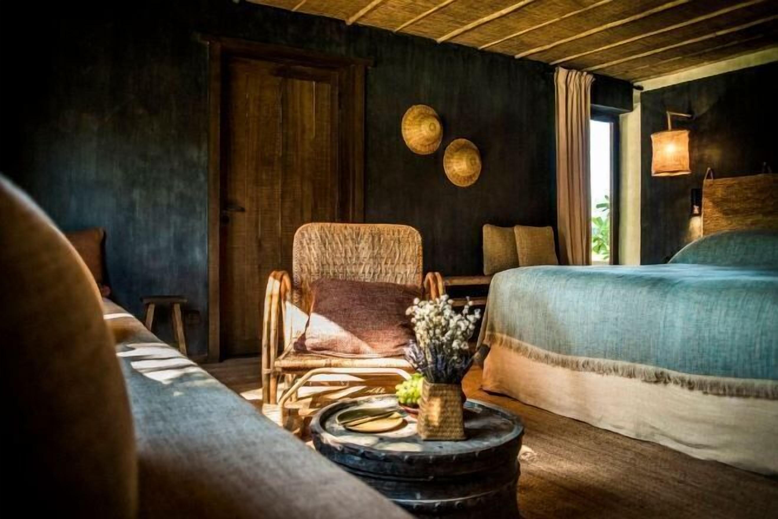 Artículos del minibar gratis y caja de seguridad en la habitación 