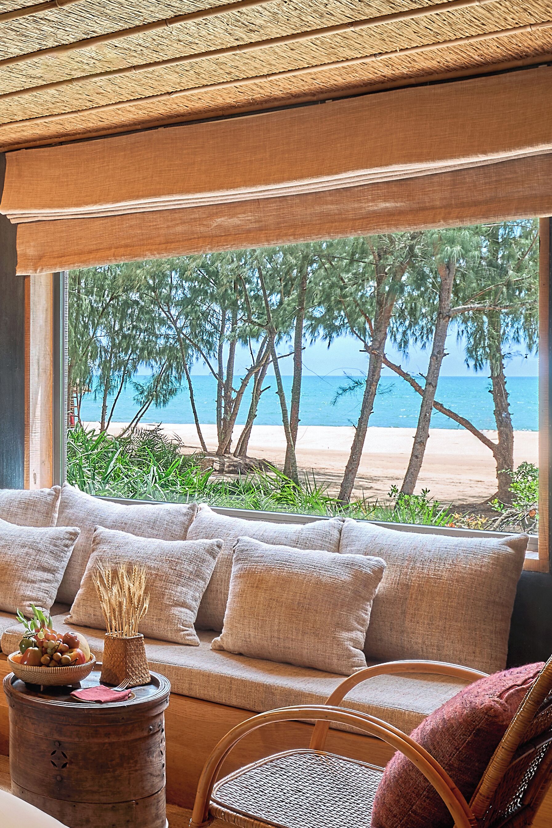 Artículos del minibar gratis y caja de seguridad en la habitación 