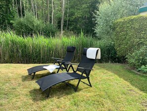 Garden - Nice Chalet with Microwave near Wadden Sea (Tzummarum)