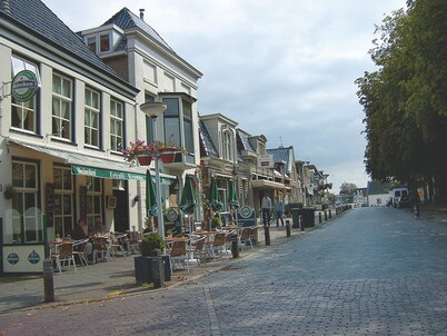 Bungalow With a Terrace Near the Sneekermeer