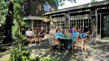 House | Outdoor dining