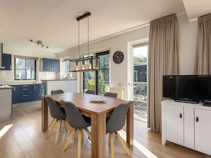House | Dining - Holiday Home in Park in Twente (Hoge Hexel)