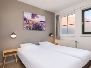 House | 3 bedrooms, individually furnished, bed sheets - Holiday Home in Park in Twente (Hoge Hexel)