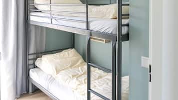 House | 4 bilik tidur, dilengkapkan perabot secara berasingan, cadar katil