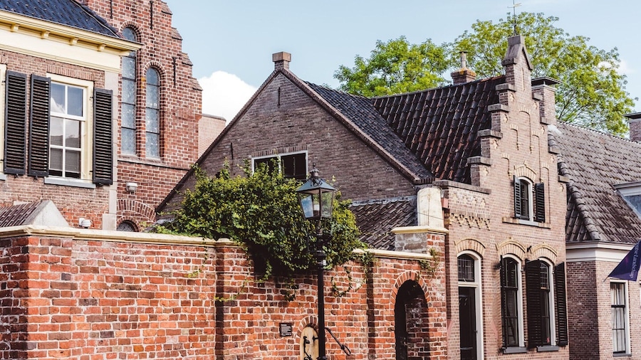 Charming Villa by the Water