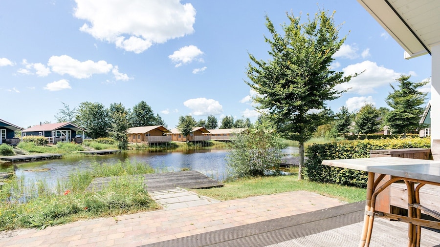 Glamping With Veranda Over Water
