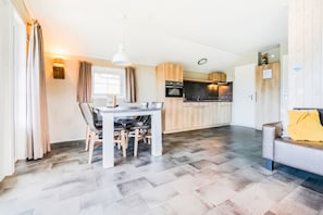 Chalet | Living room - Glamping With Veranda Over Water (Bant)