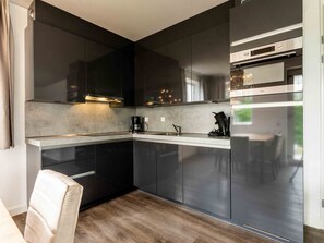 Apartment | Private kitchen - Modern Apartment, Dishwasher, in Noordwijk Near the Sea (Noordwijk)