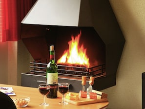 Fireplace, DVD player - Nicely Furnished Bungalow With a Fireplace and Green Area (Holten)
