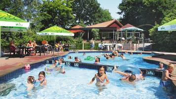 Kolam renang outdoor