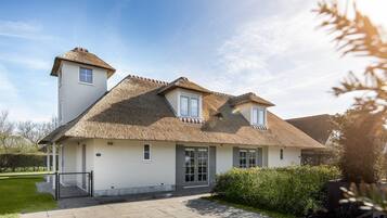 Villa | Exterior