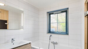 Unclassified image, 4 of 25, button - Luxurious Holidayhome With Whirlpool and Sunshower in Nature (Hooghalen)